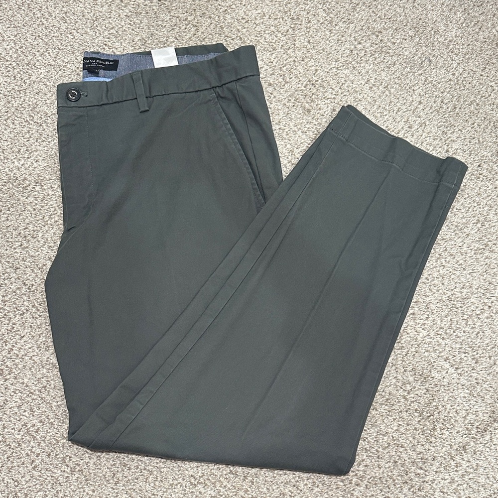 EUC Banana Republic Men's Green/Gray Pants SIZE 36x30